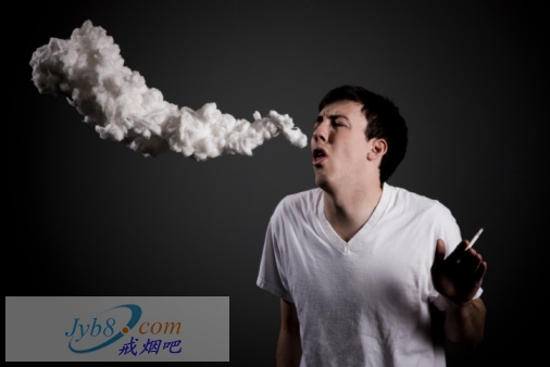吸烟吐黑痰是怎么回事?