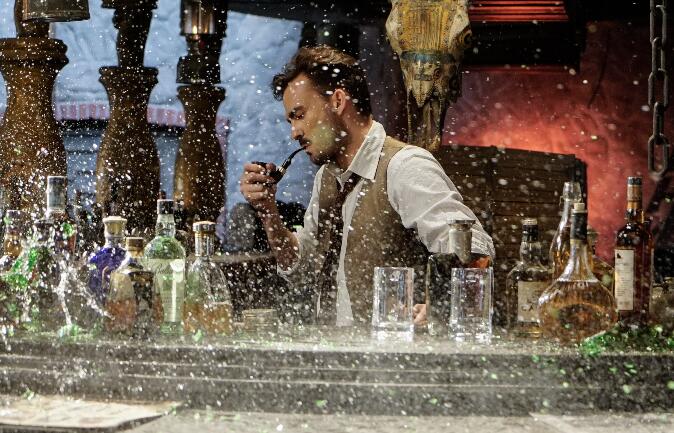 空腹喝啤酒会怎么样 怎样喝啤酒不伤胃